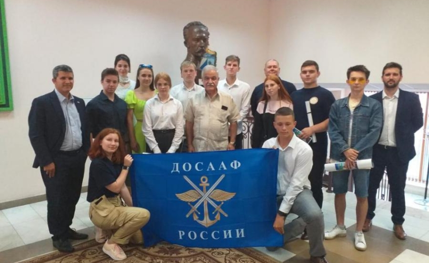 Юные россияне из Учебно-спортивного центра ДОСААФ посетили дипштаб Кубы