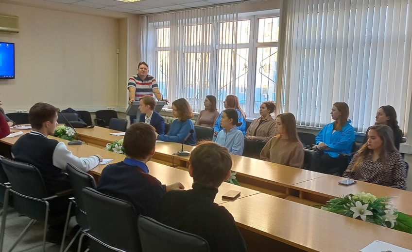В АлтГПУ прошел круглый стол «История системы образования в России и на Кубе»